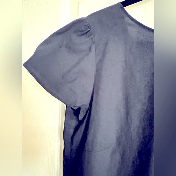 👚ANN TAYLOR FACTORY Navy Short Sleeve Blouse - Picture 6 of 8